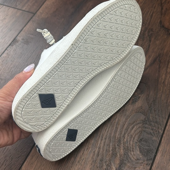 New — Sperry leather top shoes—-size 7 - Picture 6 of 8